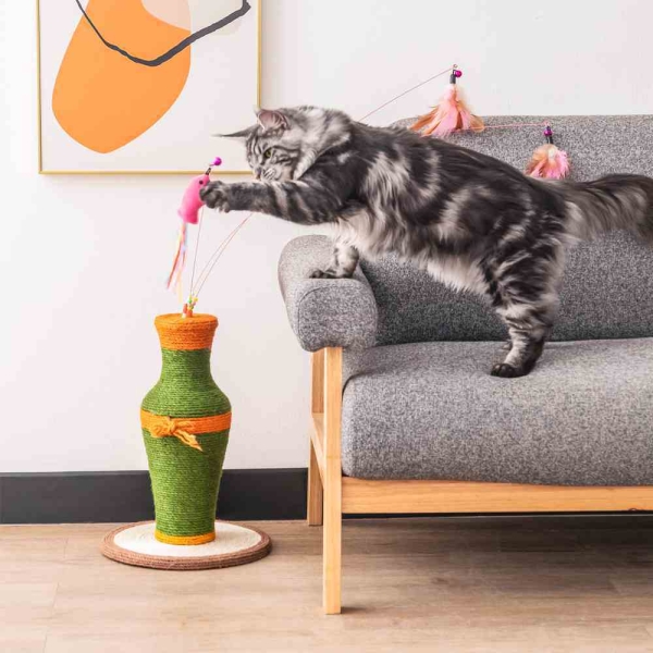 Vintage Vase-shaped Cat Scratching